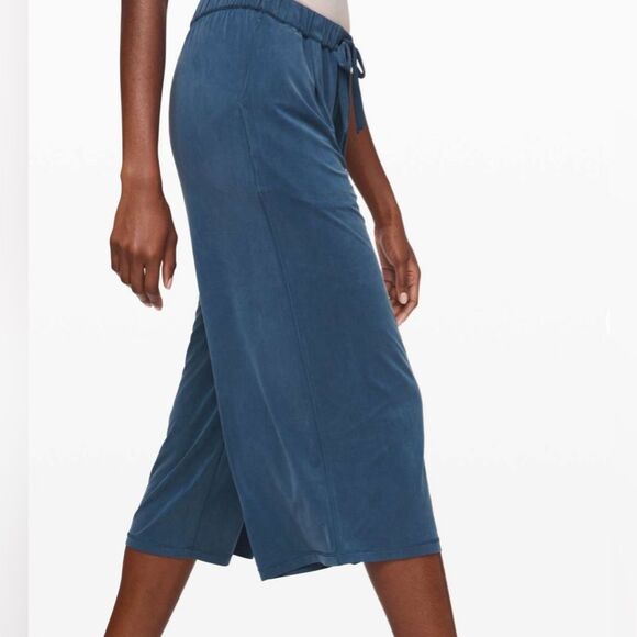 Lululemon Flow In Elegance Crop Blue Cupro Drape Wide Leg Lounge Pants Sz 4 - Picture 6 of 9